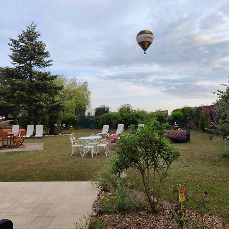 La Maison Genevier - Chambre Marguerite Montreuil-en-Touraine ภายนอก รูปภาพ