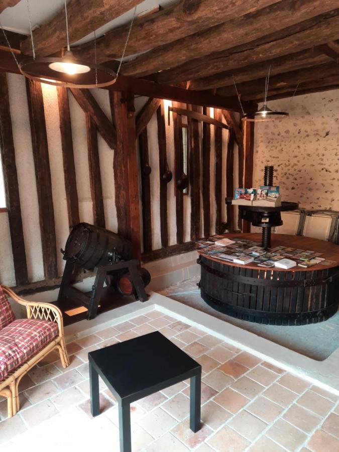 La Maison Genevier - Chambre Marguerite Montreuil-en-Touraine ภายนอก รูปภาพ